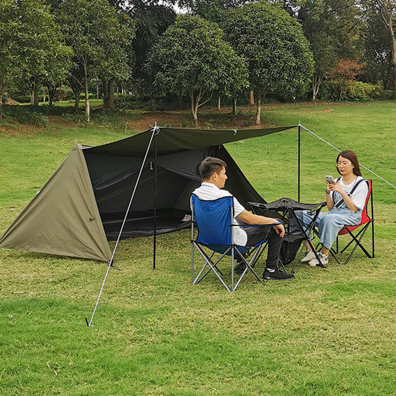 Tenda de abrigo verde do exército ao ar livre